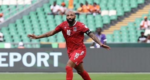 قائمة ثلثها من المصريين.. إيميليو نسوي ينضم لأصحاب "الهاتريك" في كأس الأمم